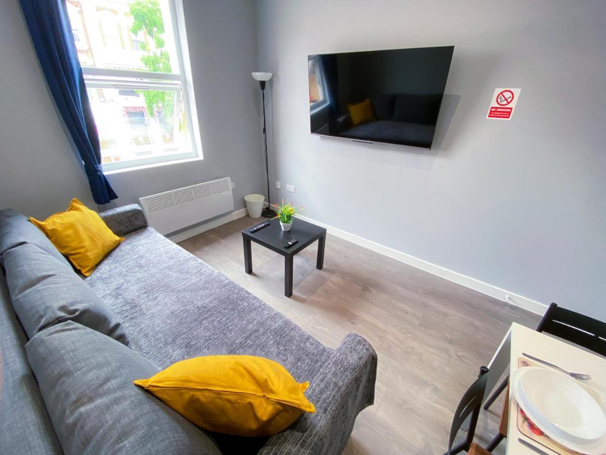 Stylish 1 Bedroom Flat In Wood Green Londres Extérieur photo